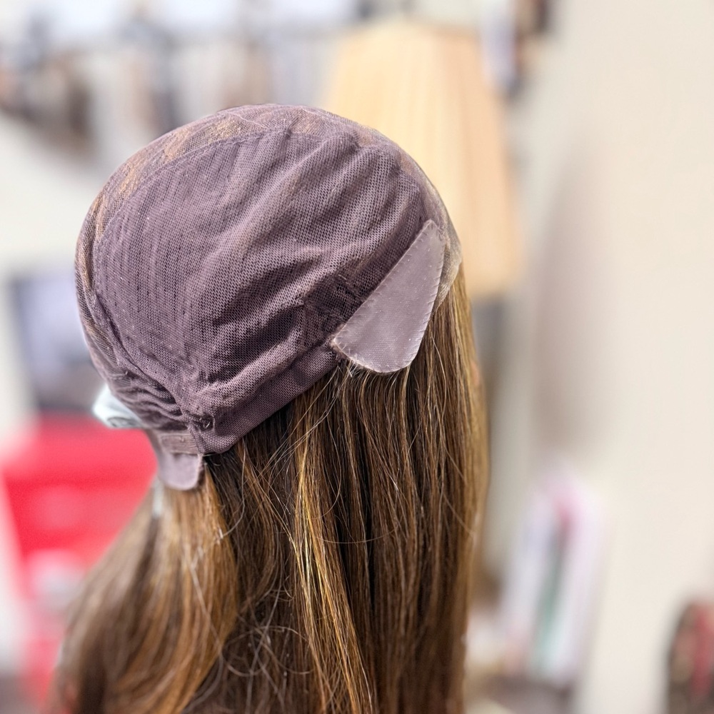 Raquel Welch Wigs “Stay The Night” Heat friendly wig - Picture 7 of 8